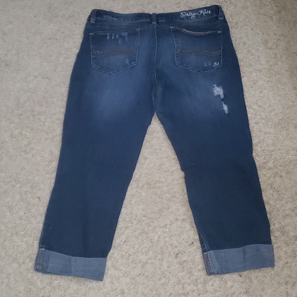 Ripped Jean's - Picture 3 of 3